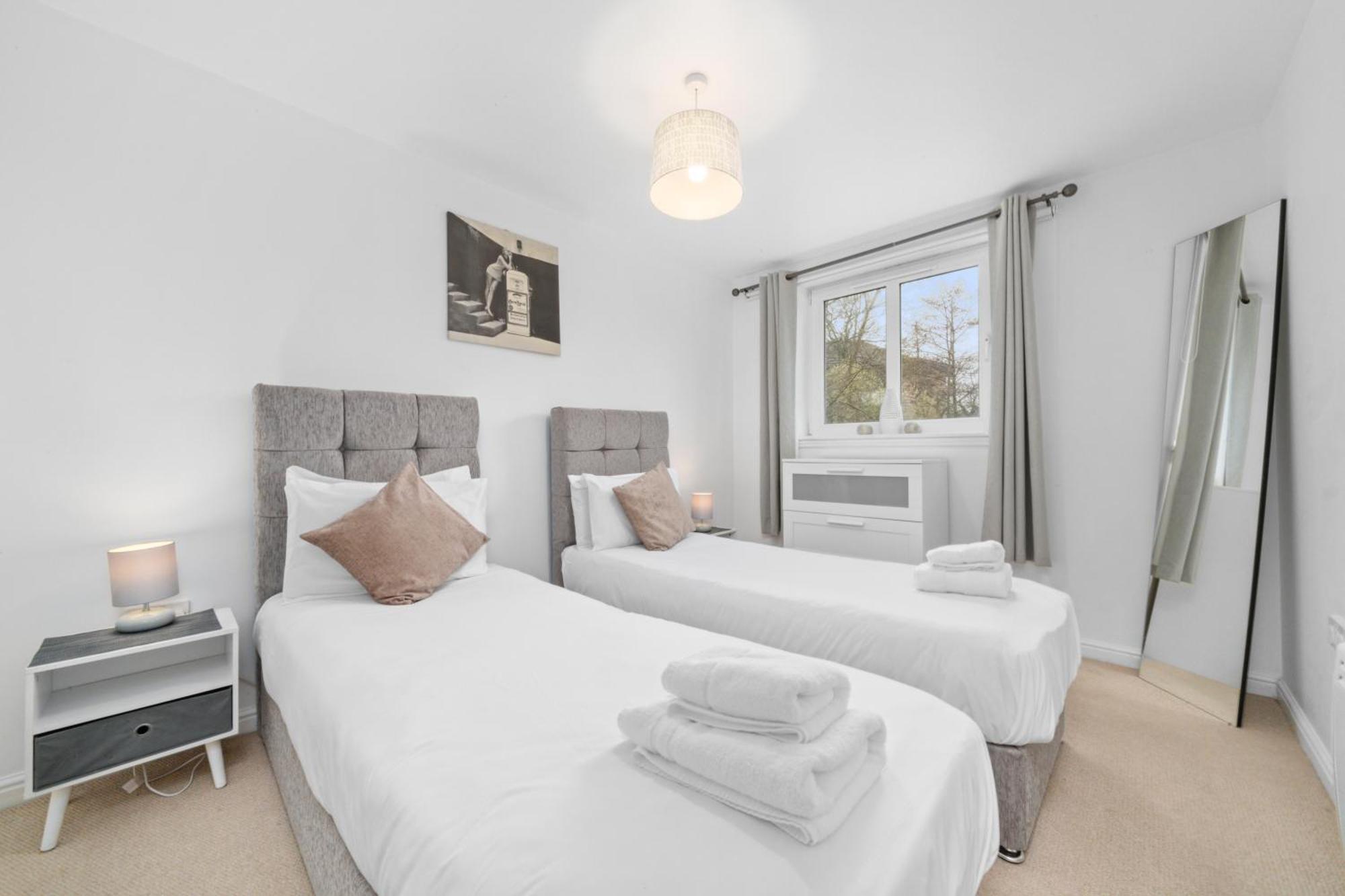 אדינבורו Saughton Suite With Views Of Water Of Leith מראה חיצוני תמונה