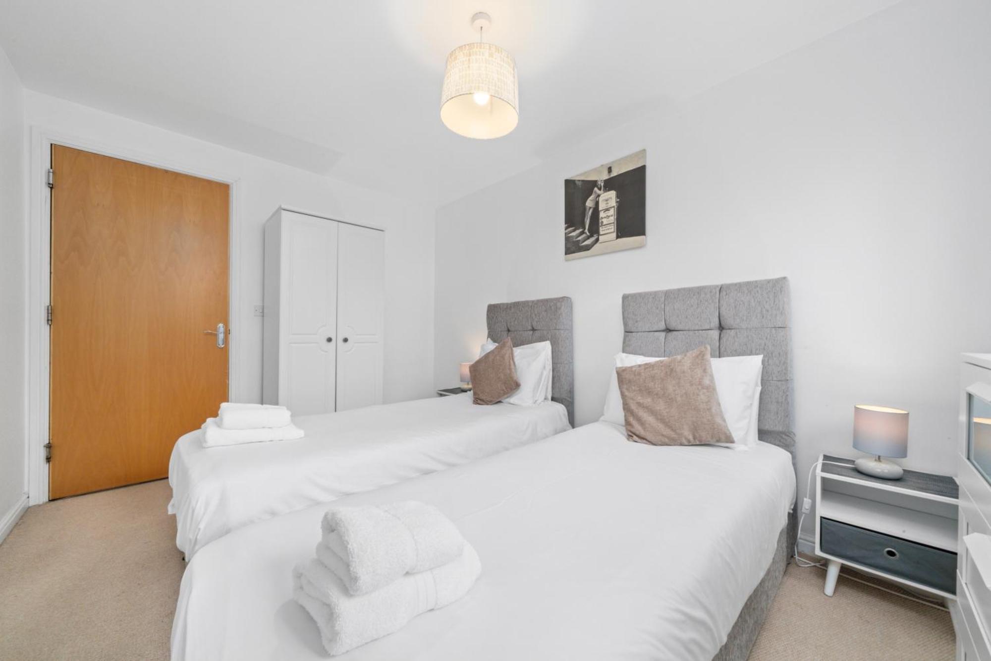 אדינבורו Saughton Suite With Views Of Water Of Leith מראה חיצוני תמונה